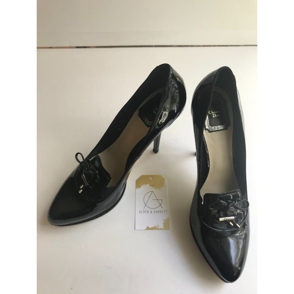 Givenchy Paris Black Leather Floral Print Pumps, Size 7.5 (US) 37.5 (IT) - Picture 1 of 10